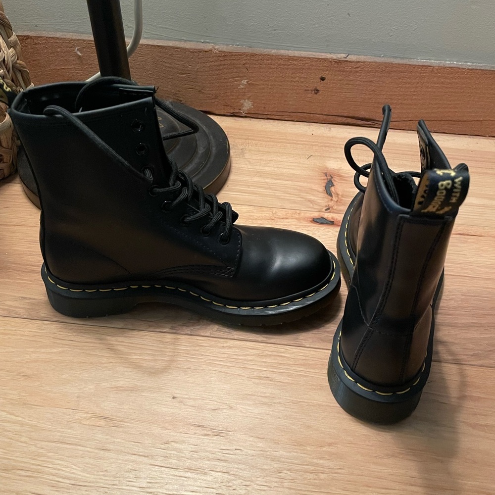 Size 7, lightly worn black Doc Marten’s